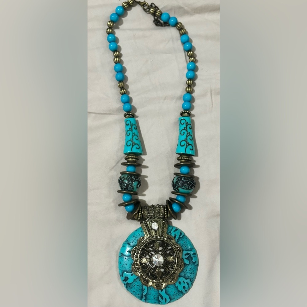 Boho Faux Turquoise Pendant Necklace Ethnic Design Chunky Wood Resin